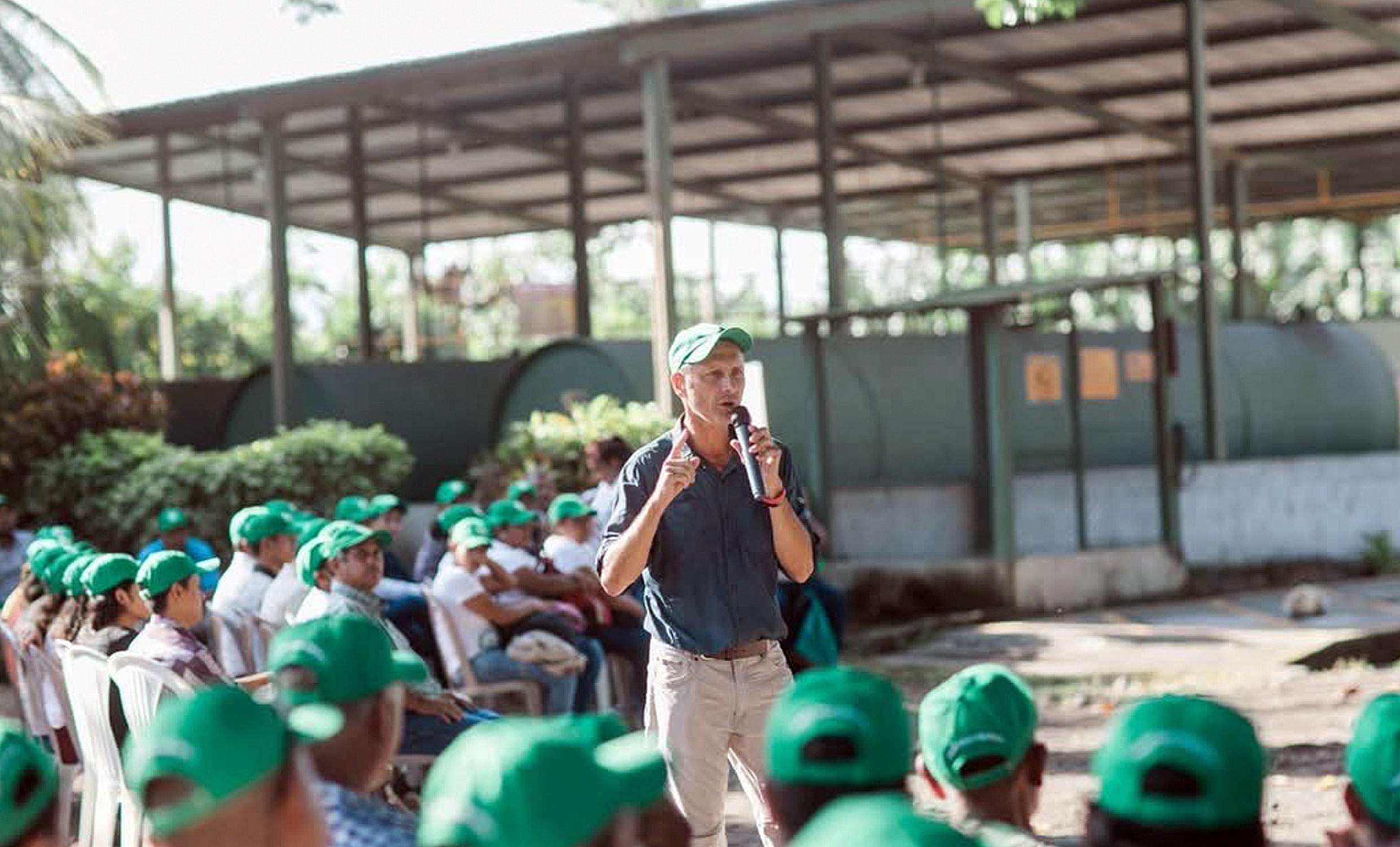 Palo Blanco team at work